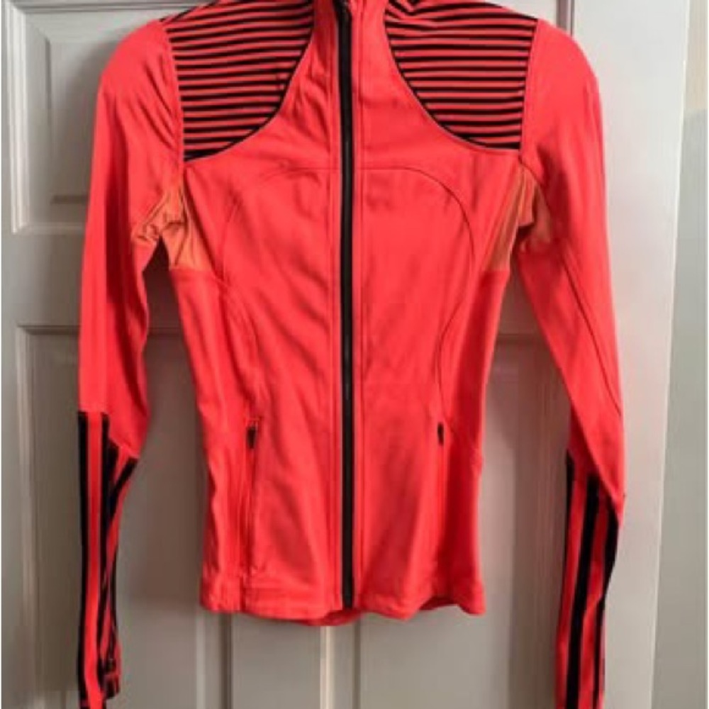RARE EUC Lululemon Zip-up size 2 scuba
